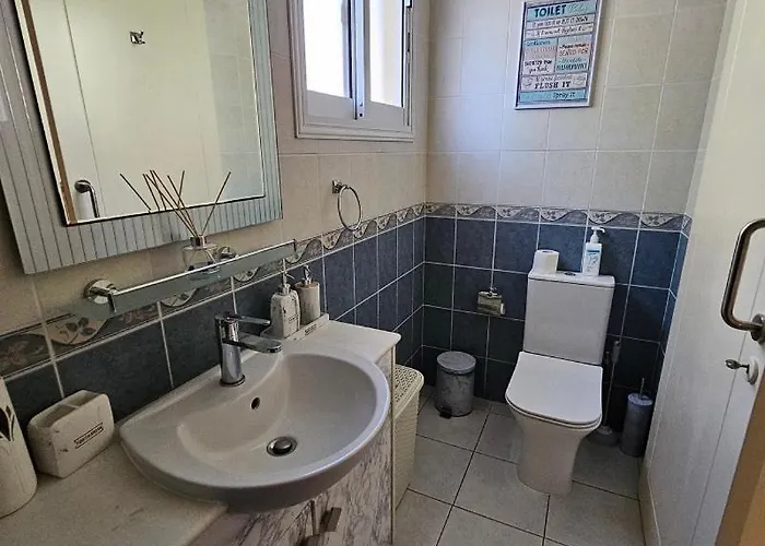 Iris Village Πάφος